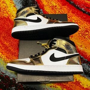 Jordan 1 Mid - Metallic Gold Black White / BRAND NEW - NEVER WORN / Size 8.0M